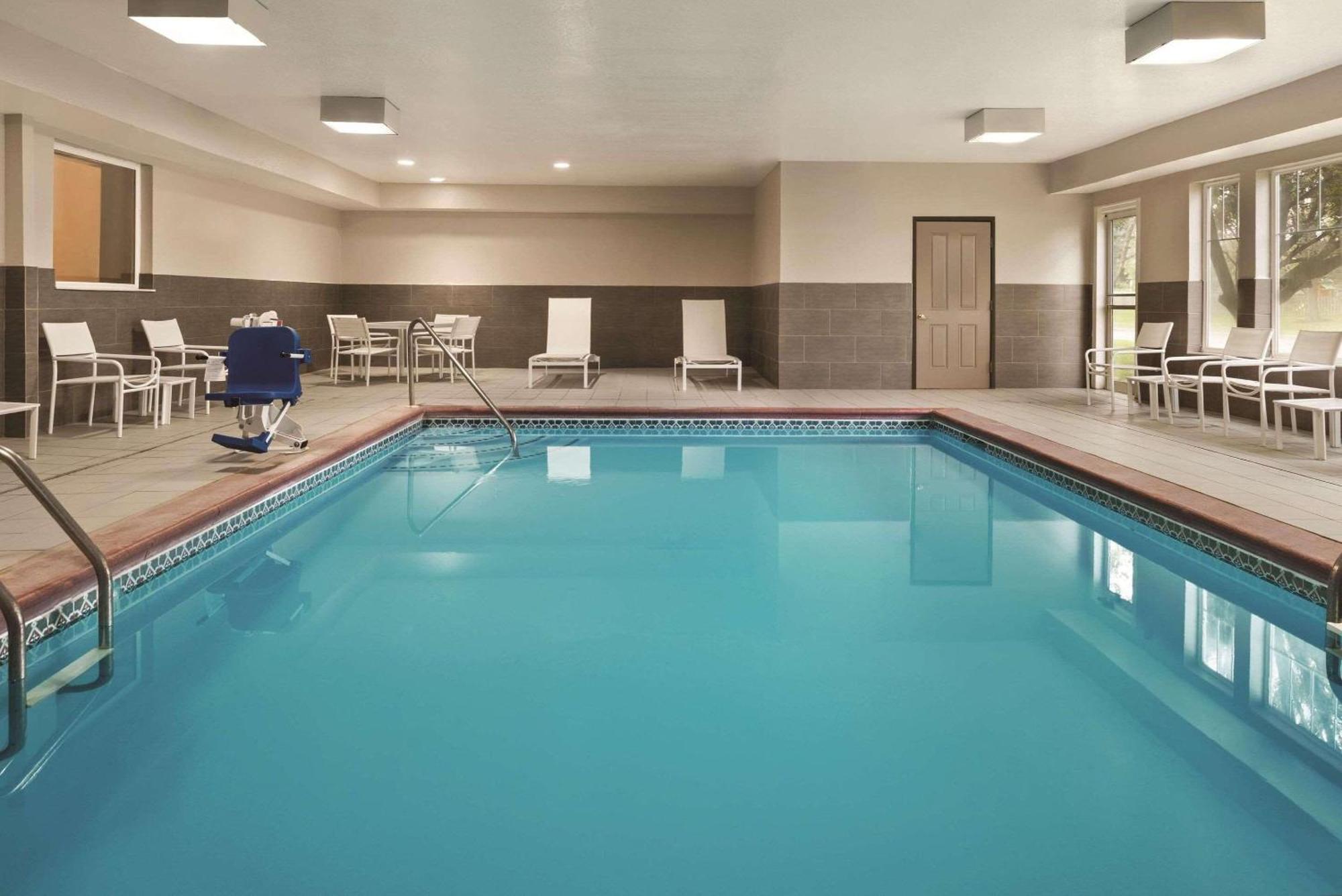 Country Inn & Suites By Radisson, Indianapolis South, In מראה חיצוני תמונה